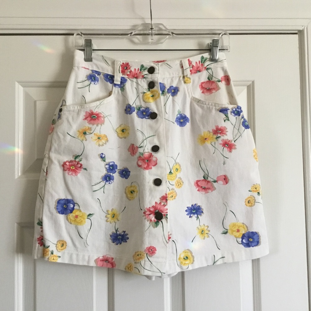 3/$15 Vintage VIVALDI white floral shorts skirt 10 XS 2 4